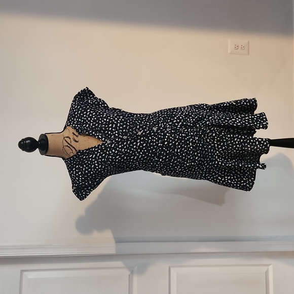 She + Sky Dresses & Skirts - ⭕️ NEW PRICE FIRM She + Sky Size Small Navy Ruched Dress